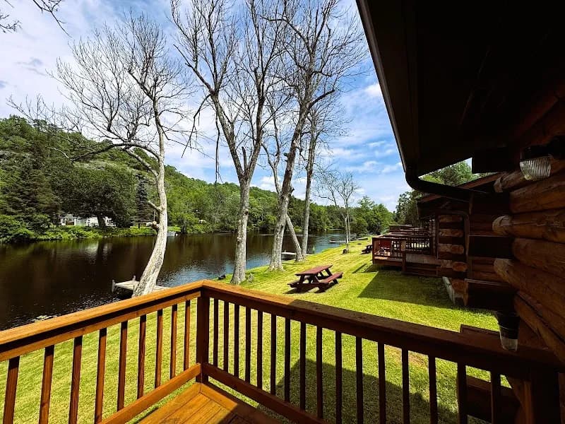 Paint River Landing resort hotel in Crystal Falls, MI