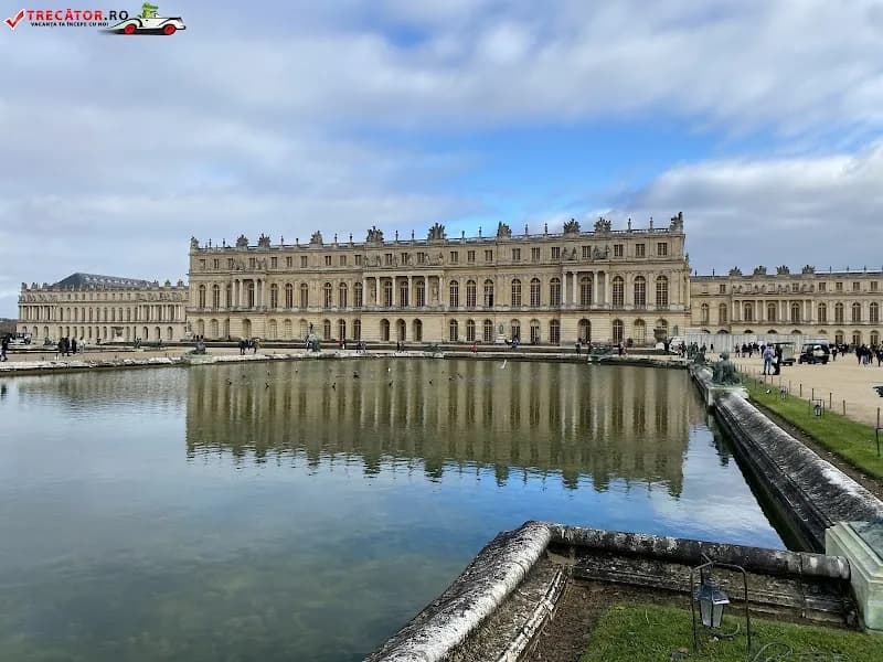 View of Palace of Versailles in Versailles, IDF