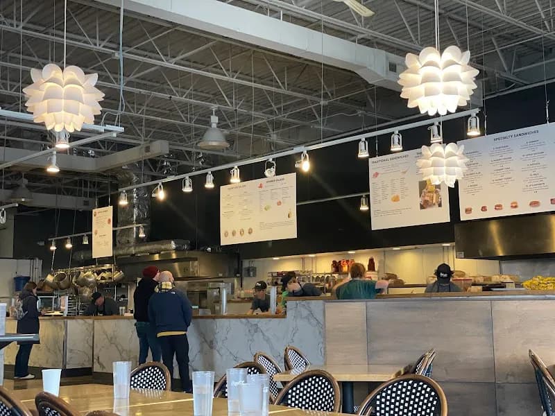 View of Palmer's Deli & Market in Beaverdale, IA