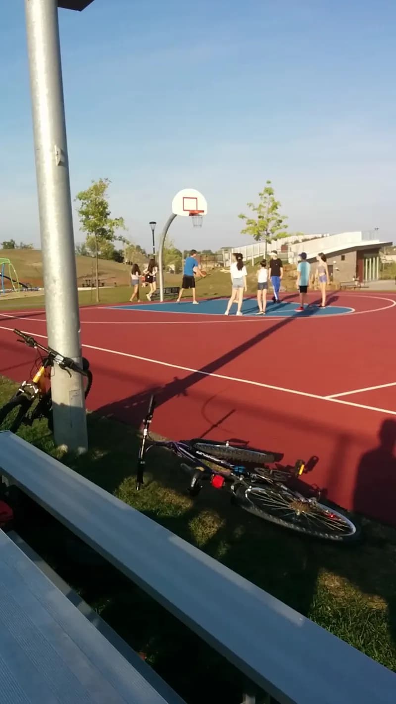 View of Parc des Éperviers in Île-Perrot, QC