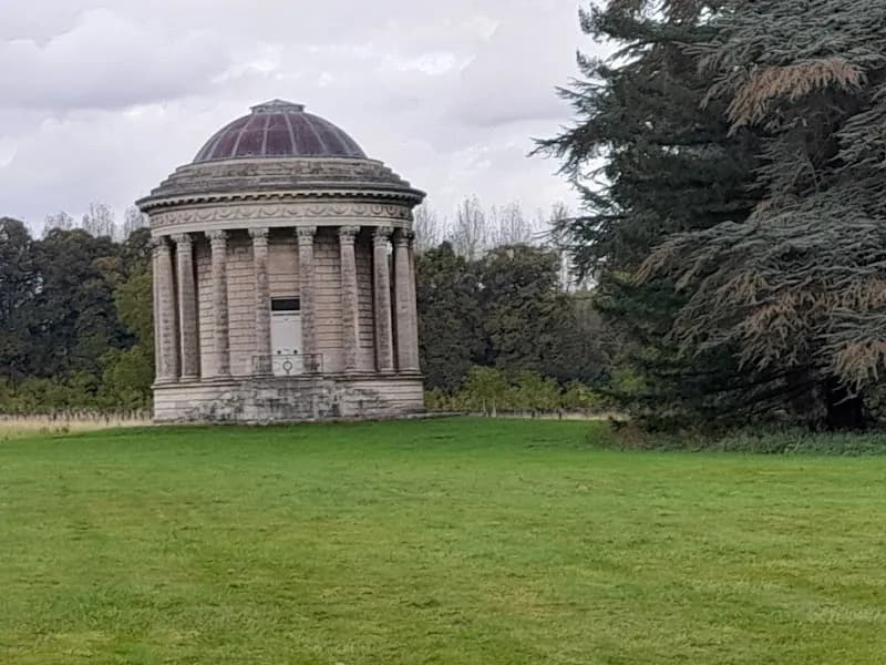 View of Parc et Château de Jeurre in Étampes, IDF