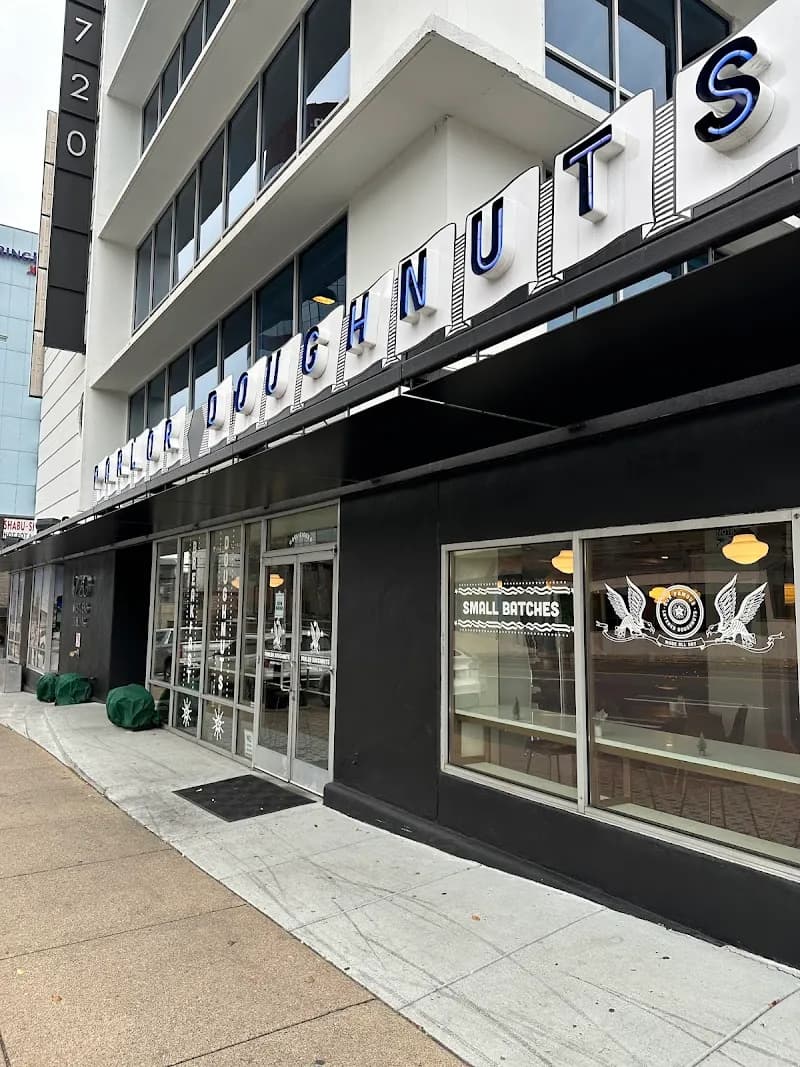 Parlor Doughnuts Donuts in Gallatin, TN