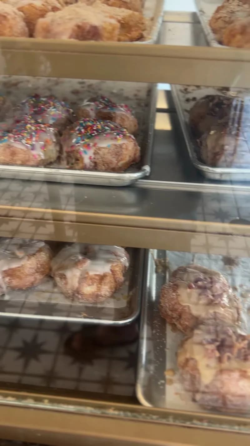 View of Parlor Doughnuts in Gallatin, TN