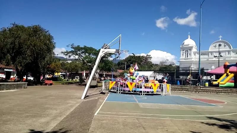 View of Parque Central de San Isidro de Heredia in San Isidro de Heredia, HD