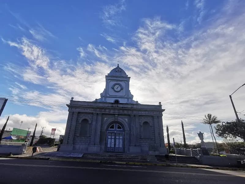 Parque Central de Tibás playground in Tibás, SJ