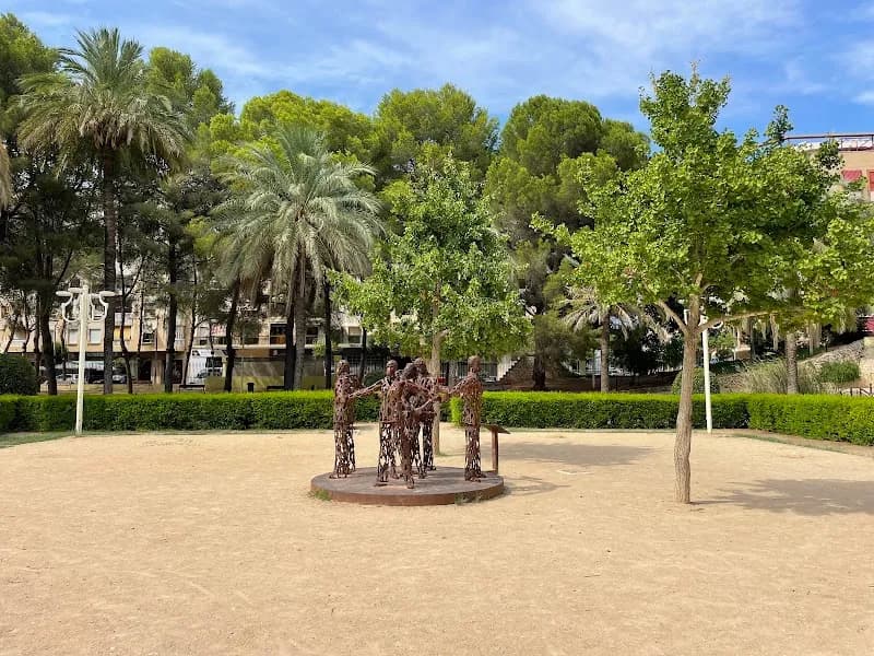 View of Parque de la Paz in Gandia, V