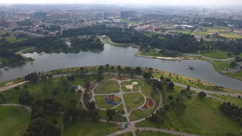 Parque Metropolitano Simón Bolívar - Zona Engativá park in Engativá, CD