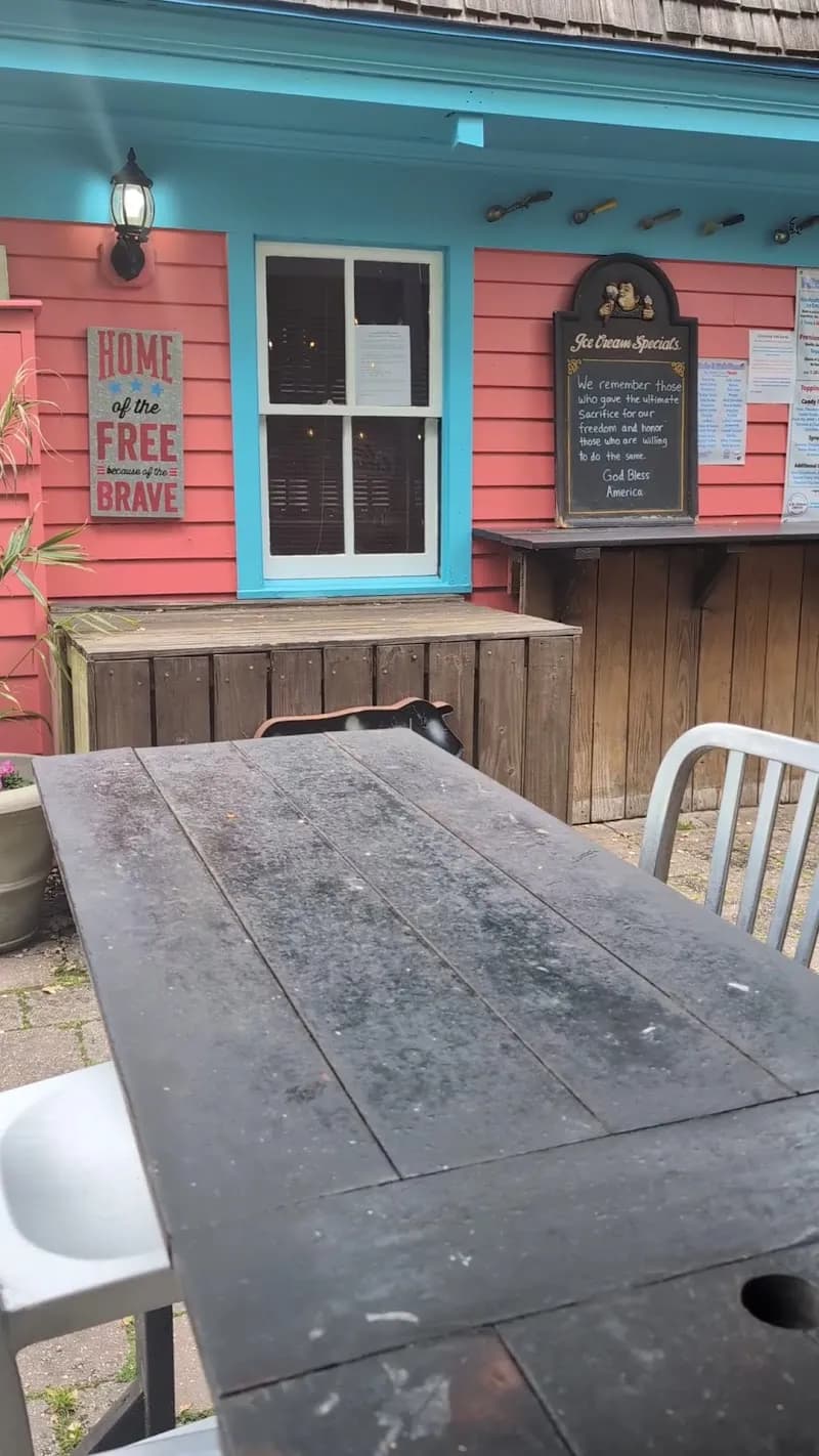 View of Peterson's Ice Cream Depot in Silver Spring, MD
