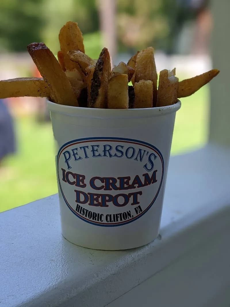 View of Peterson's Ice Cream Depot in Silver Spring, MD