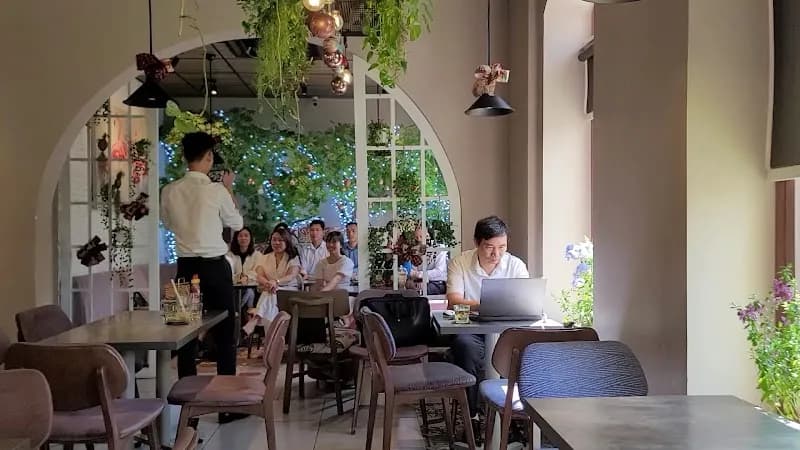 View of Phu Nhuan Neighborhood Cafes with Kids Areas in Phu Nhuan, HCMC