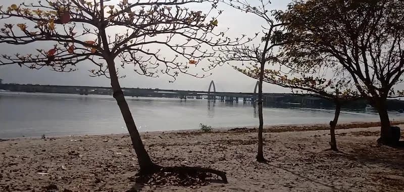 View of Piscinão de Ramos in Ramos, RJ