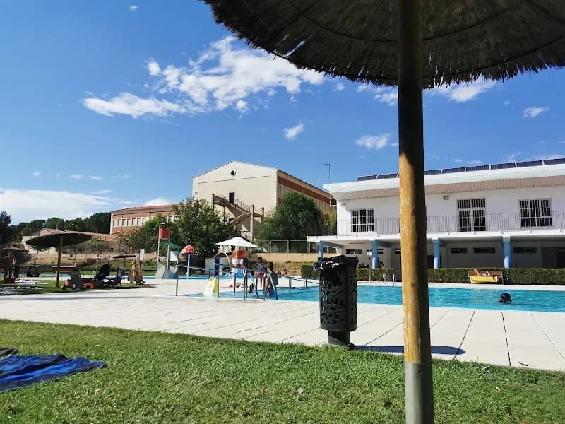 View of Piscina Pública Municipal de Requena in Requena, V