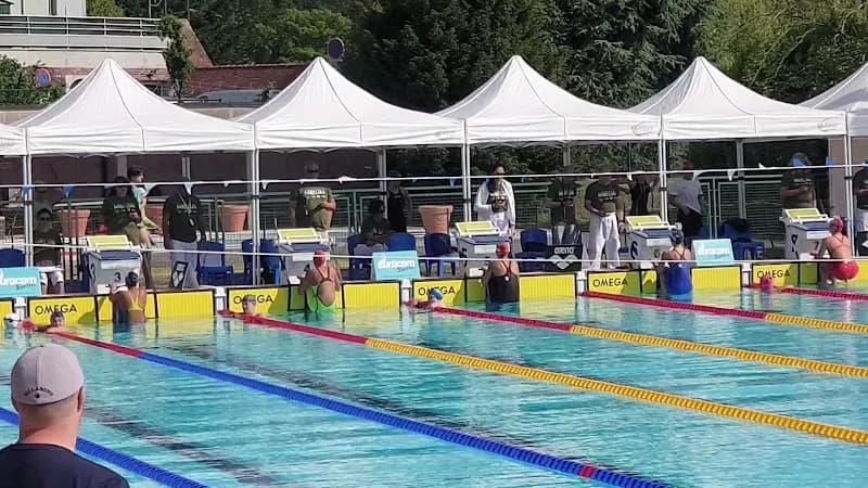 View of Piscine de Melun in Melun, IDF