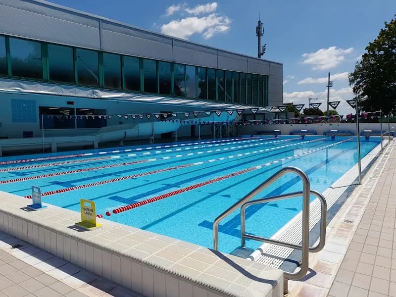 Piscine de Waterloo swimming in Waterloo, WBR