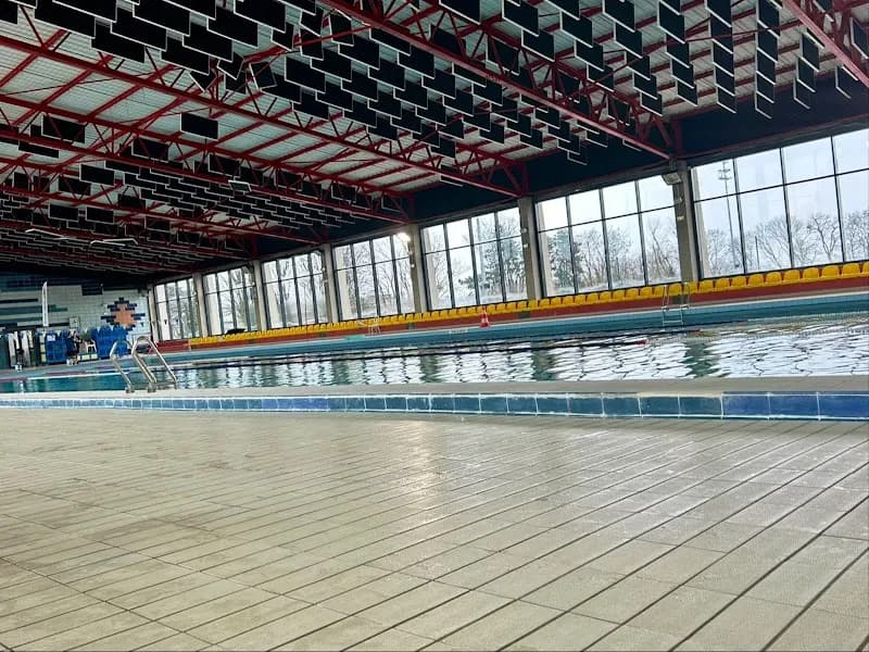 View of Piscine Guy Bey in Meudon, IDF