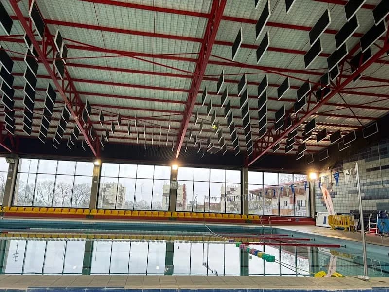 View of Piscine Guy Bey in Meudon, IDF