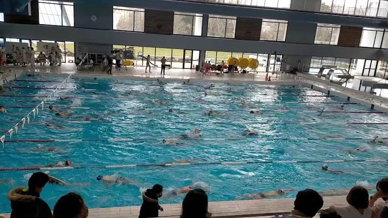 View of Piscine Municipale Docteur Schweitzer in Boulogne-Billancourt, IDF