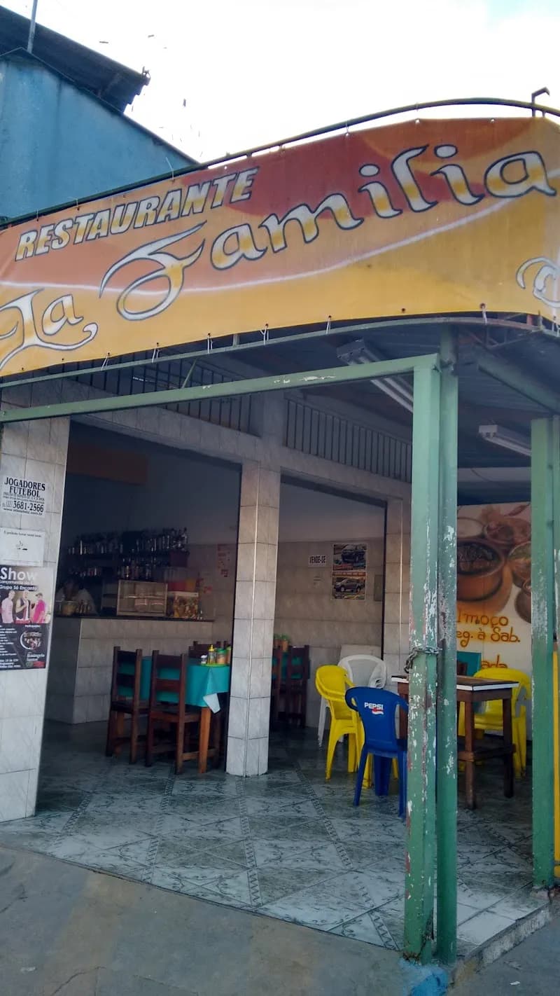 Pizzaria e Café Famiglia restaurant in Embu das Artes, SP