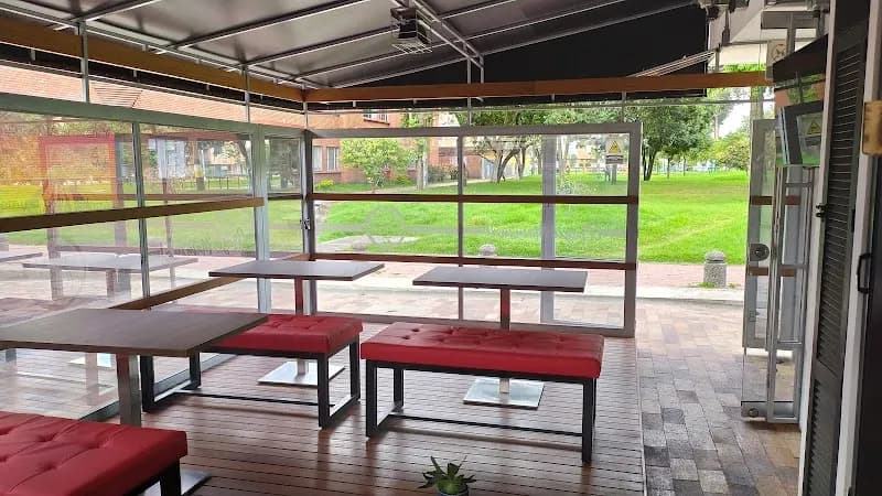 Pizzería La Mamma restaurant in Teusaquillo, CD