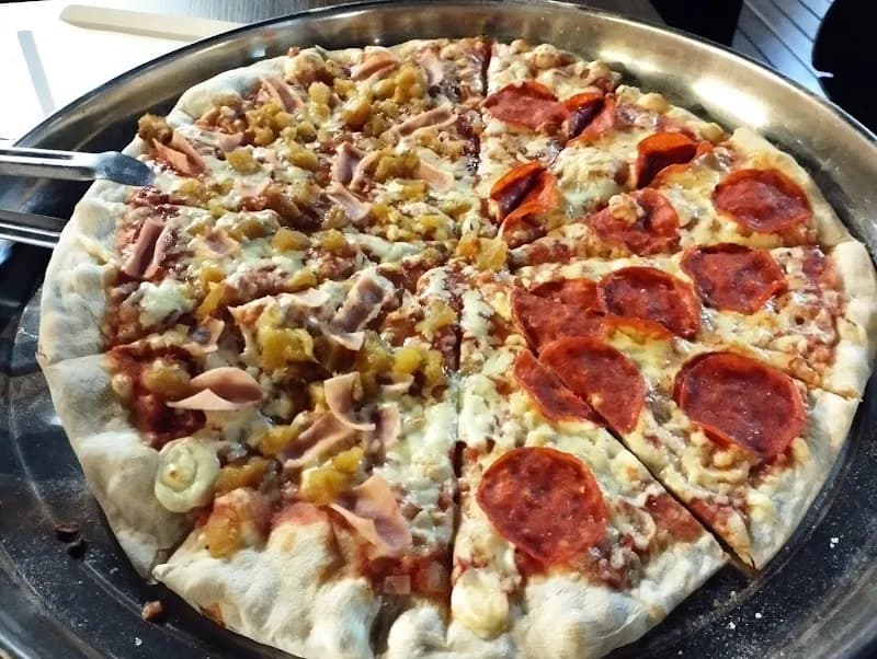 View of Pizzería La Mamma in Teusaquillo, CD