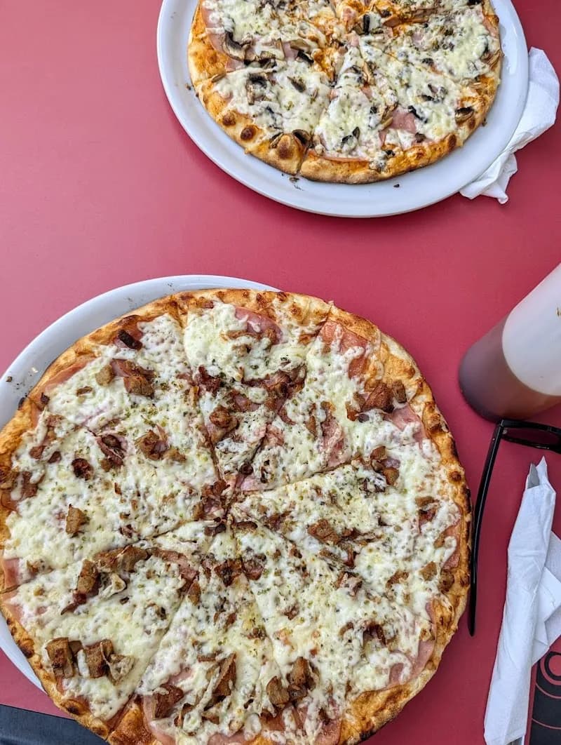 View of Pizzeria Can Framis in Esplugues de Llobregat, CT