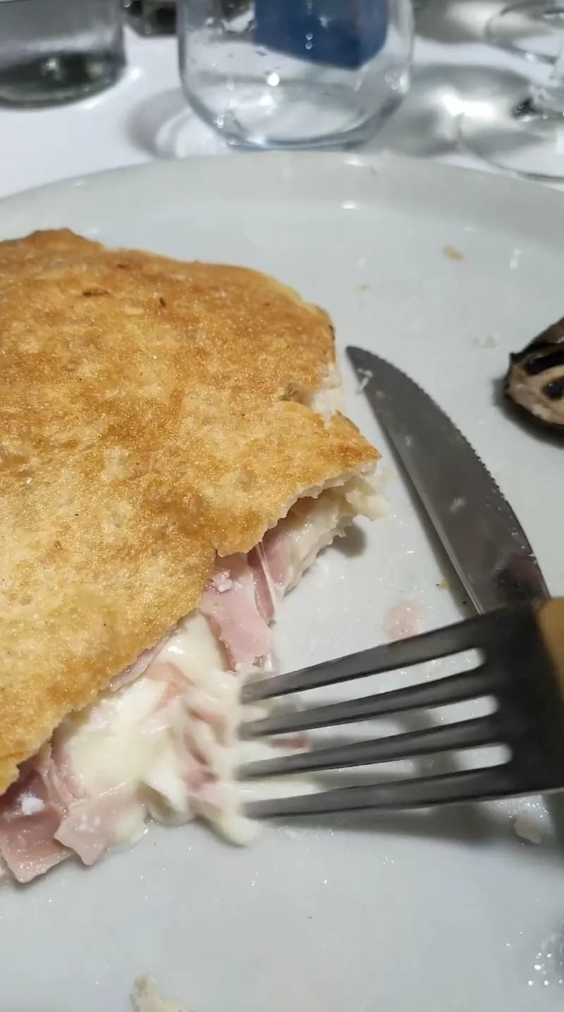 View of Pizzeria Famiglia da Marco in Abbiategrasso, Lombardy
