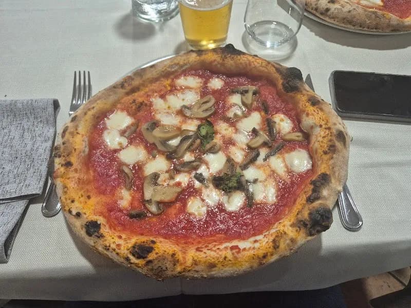 View of Pizzeria Famiglia da Marco in Abbiategrasso, Lombardy