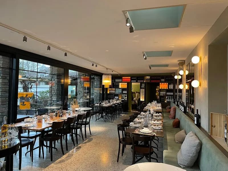 View of Pizzeria Molino in Adliswil, ZH