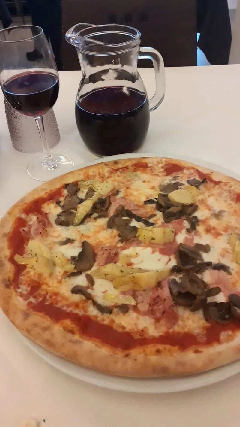 View of Pizzeria Tessera in Tessera, VE