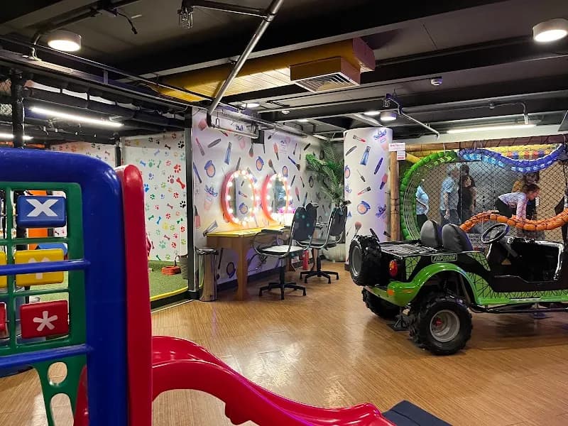 View of Playground Parque da Barra in Barra da Tijuca, RJ