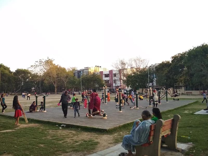 Pocket B9 Rohini Park park in Sector 9 Rohini, DL