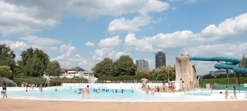View of Pool Leisure Island waves in Créteil, IDF