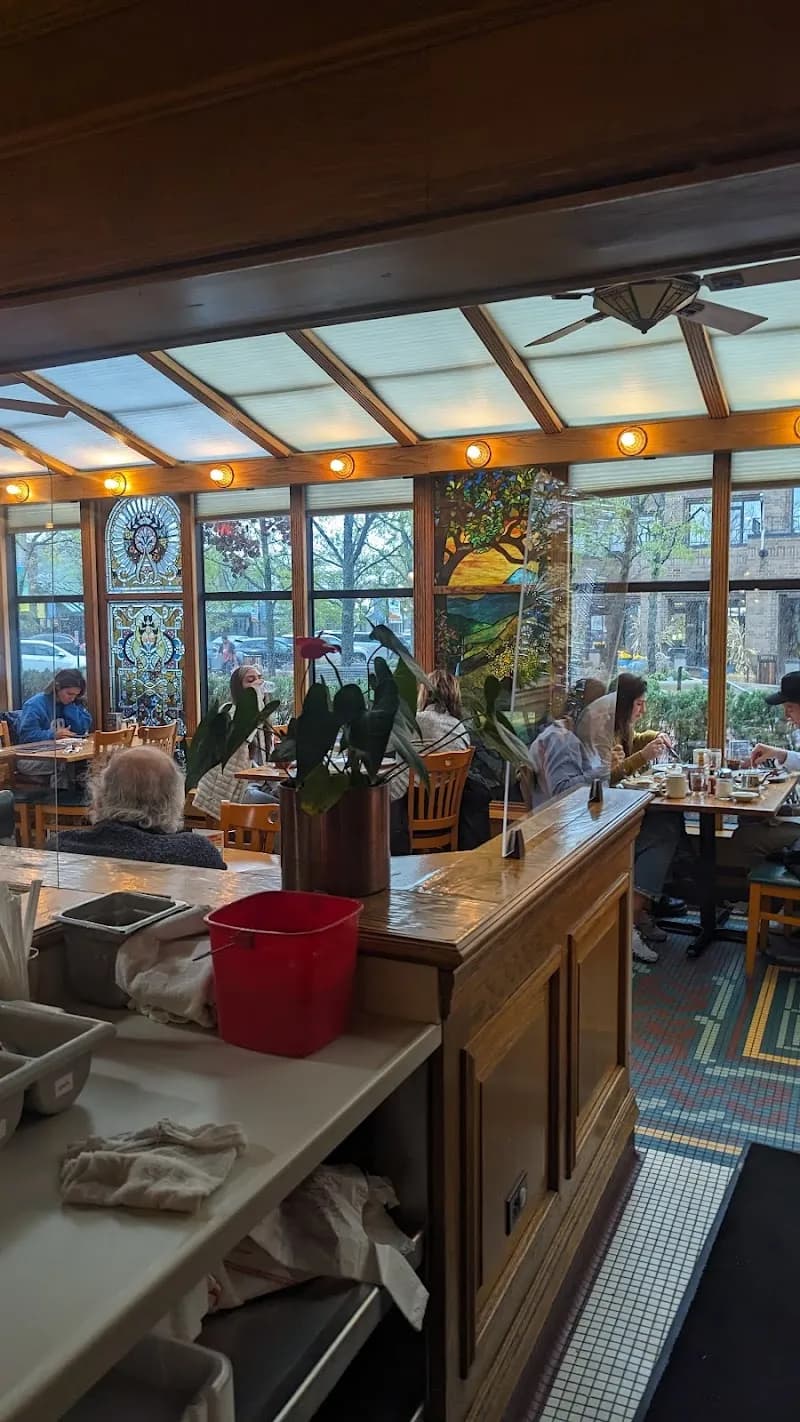 View of Port Clinton Square in Highland Park, IL