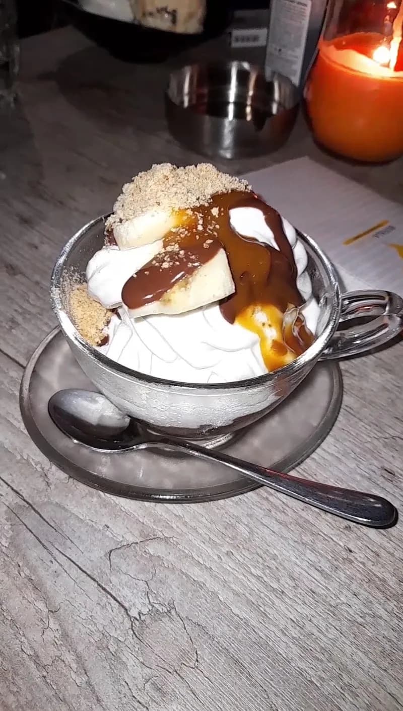 View of Psaropoulos Ice Cream in Nea Smyrni, AT