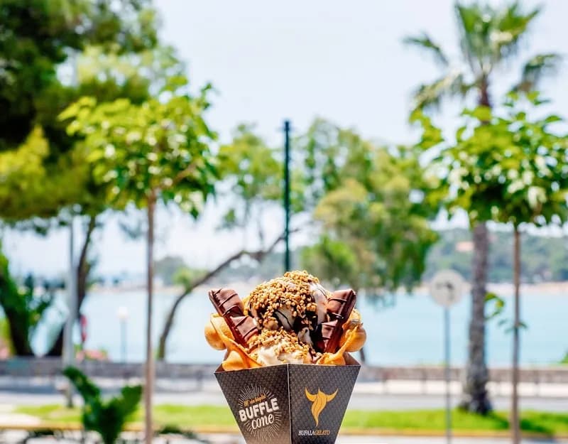 View of Psaropoulos Ice Cream in Nea Smyrni, AT