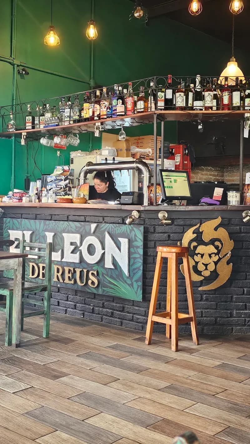 View of Pulpería Tradicional Reus in Barrio Reus, MVD