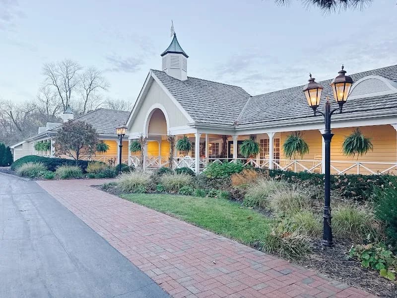 Racquet Club Ladue fine dining restaurant in Ladue, MO