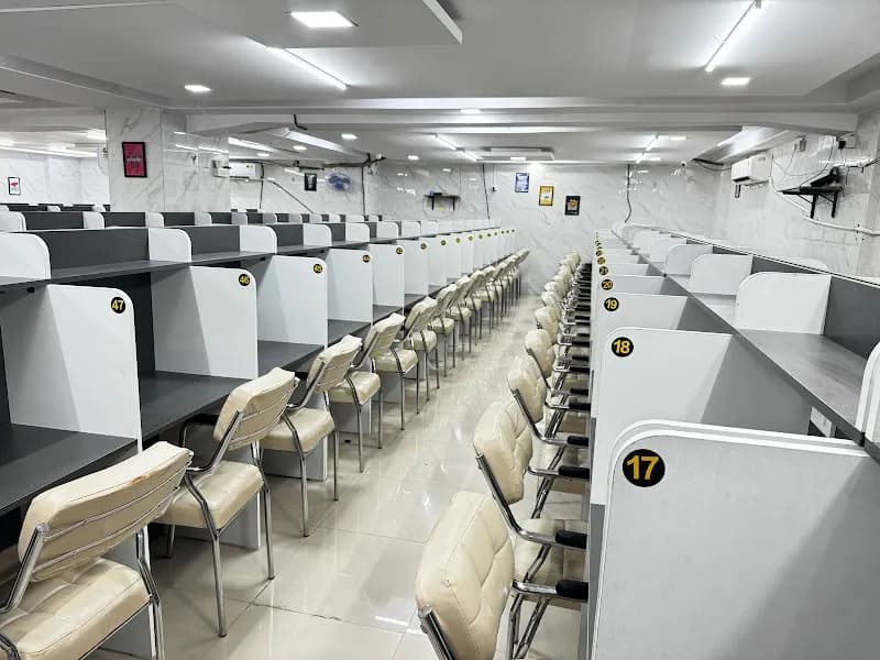 READERS HUB LIBRARY DADAR - Reading Room and Study Room library in Dadar, MH