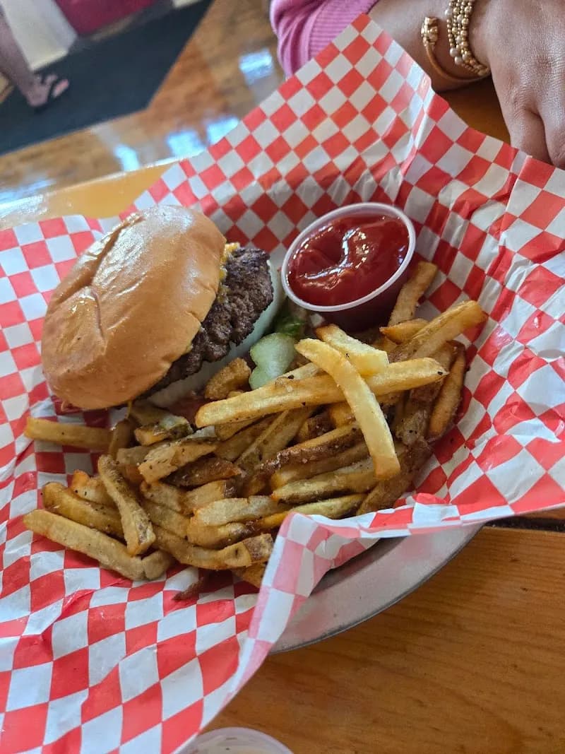 View of Red's Burger House in Azle, TX