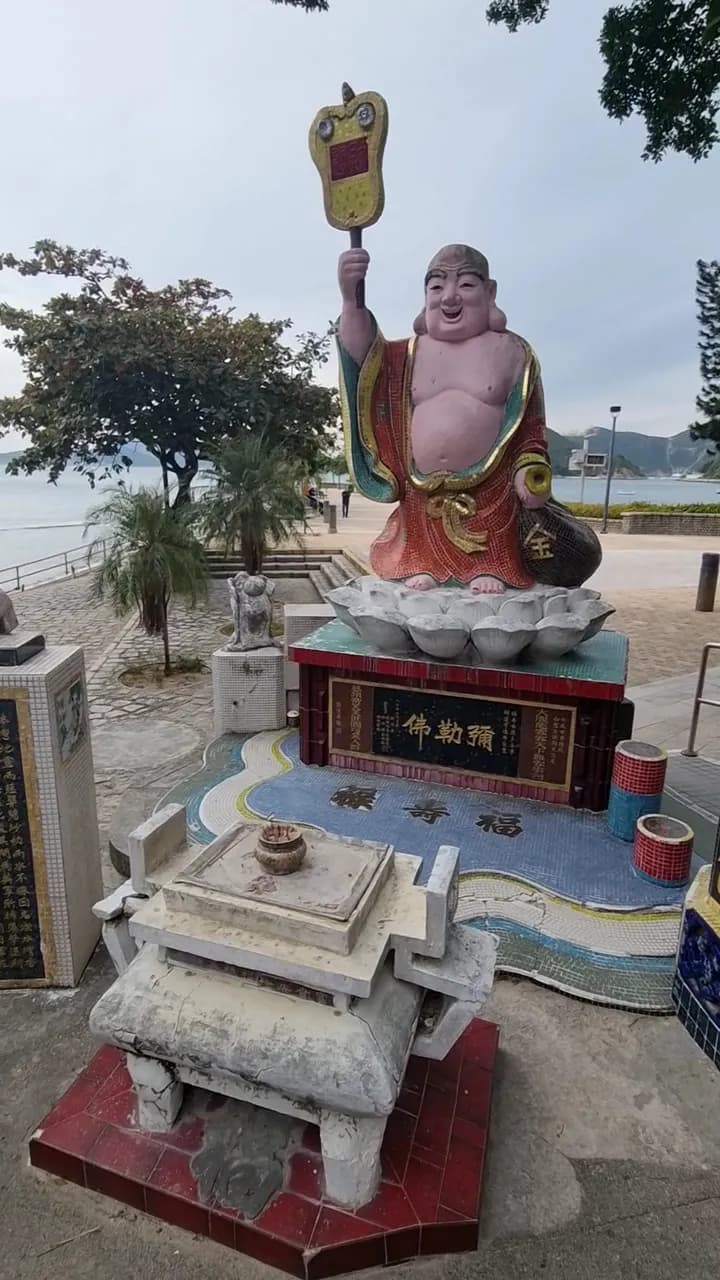 View of Repulse Bay Tin Hau and Kwun Yum Statues in Repulse Bay, HK