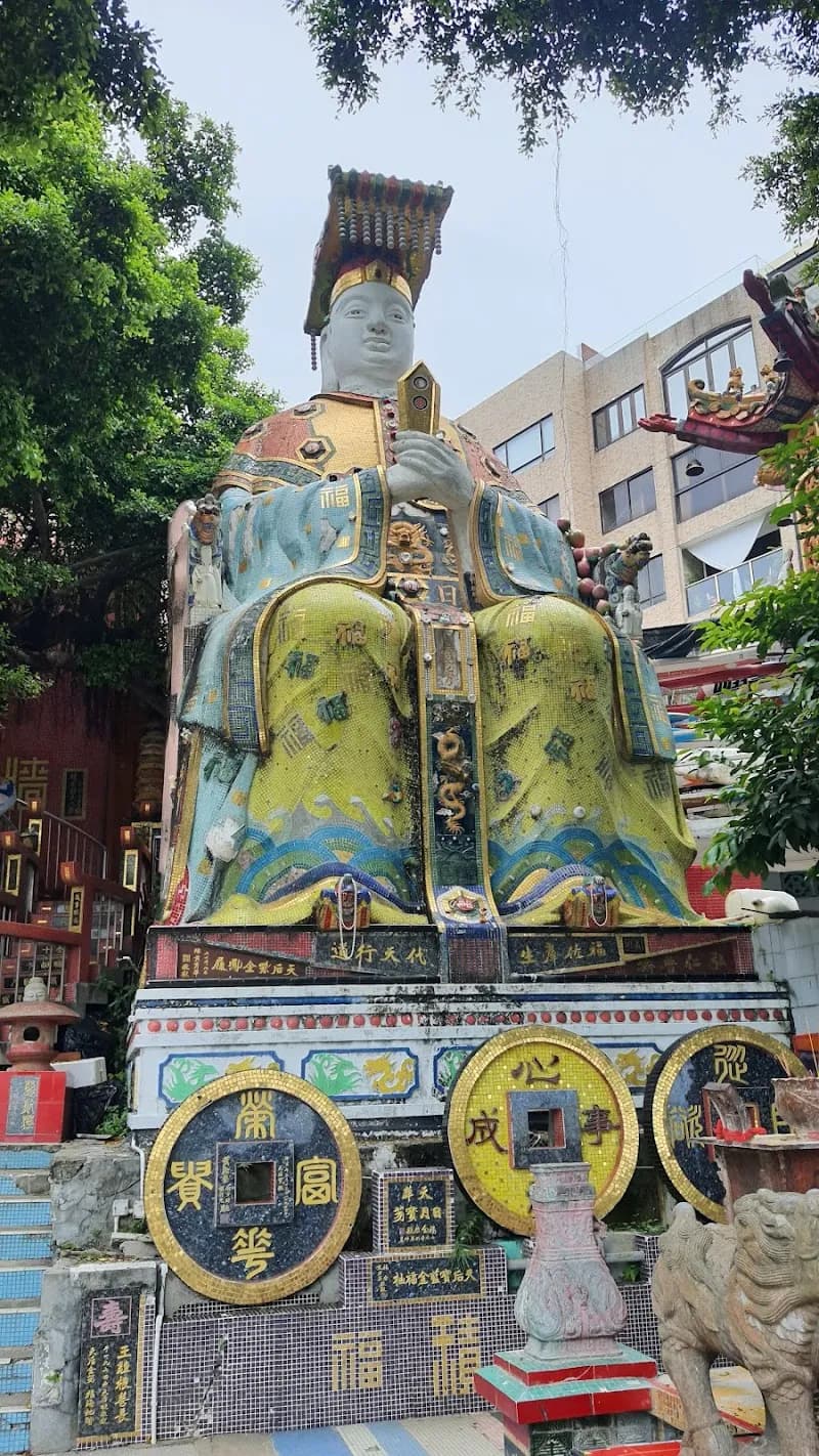 View of Repulse Bay Tin Hau and Kwun Yum Statues in Repulse Bay, HK