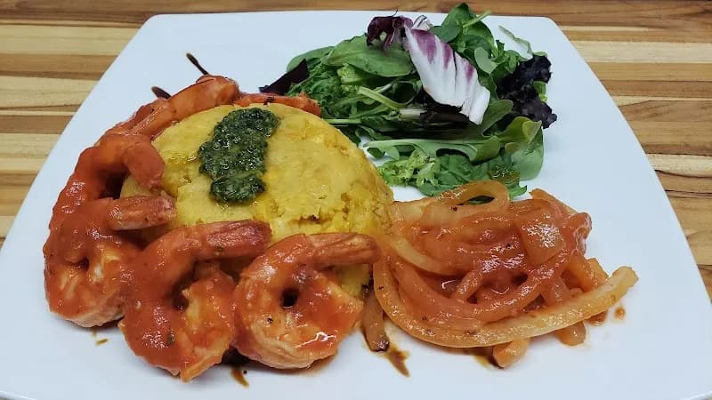 View of Restaurante El Criollo in Toa Baja, PR