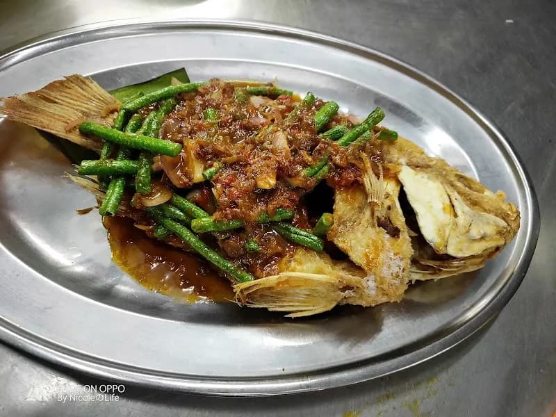 View of Restoran Makanan Laut Soon Fatt in Sri Petaling, KL