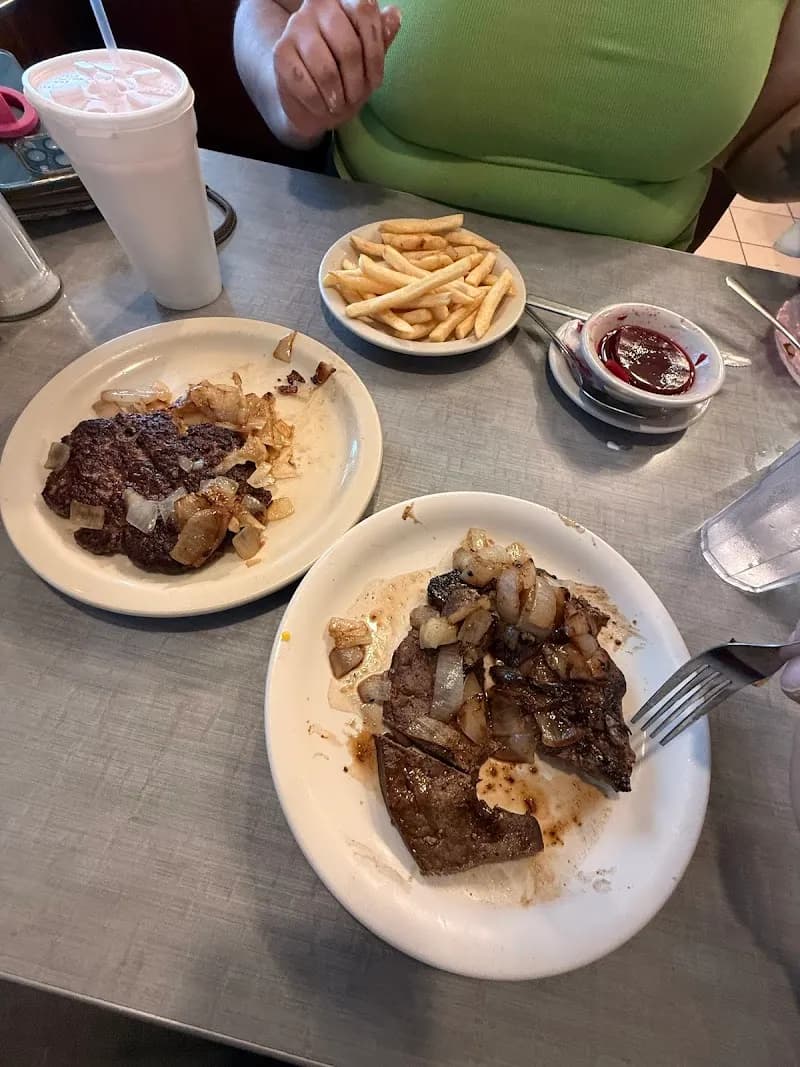 View of Ritter's Diner in Mount Lebanon, PA