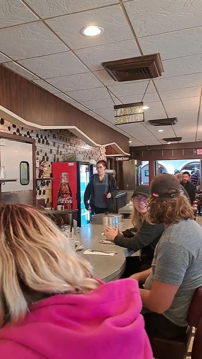 View of Ritter's Diner in Mount Lebanon, PA