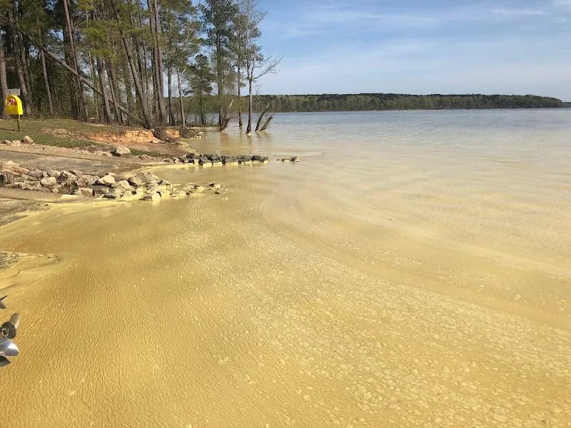 View of Rollingview Marina Inc in Falls Lake, NC