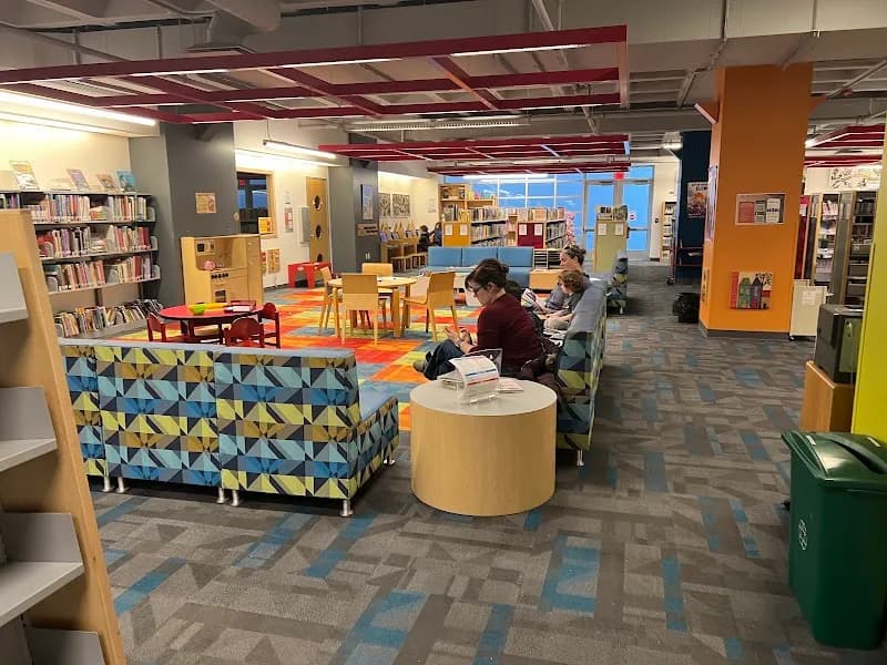 View of Royal Oak Public Library in Royal Oak, MI