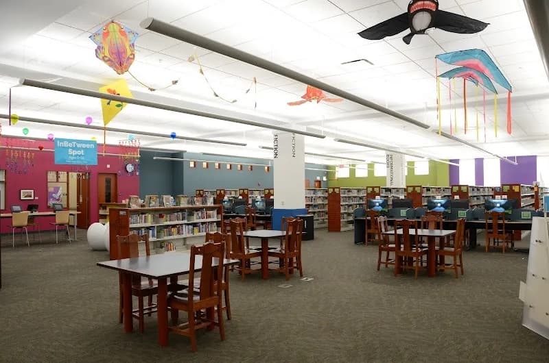 Schaumburg Township District Library library in Schaumburg, IL