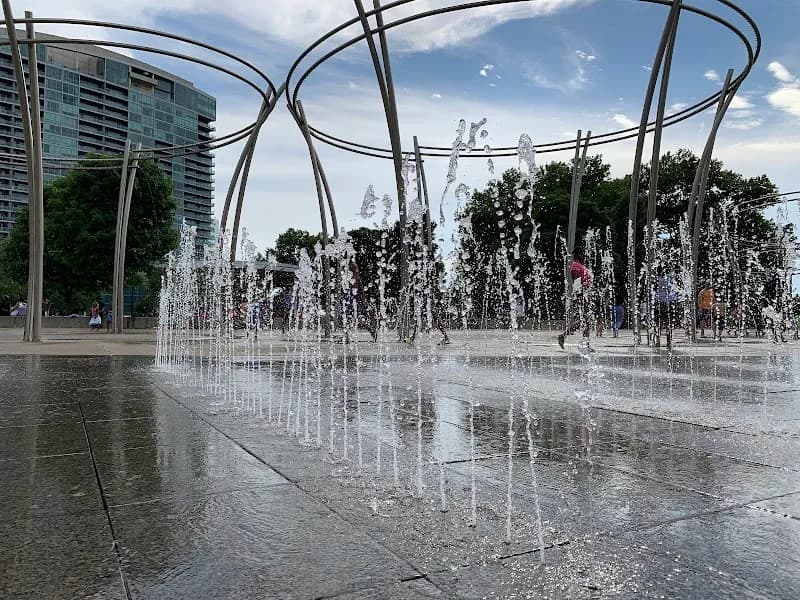 Scioto Mile Fountain water park in Columbus, OH