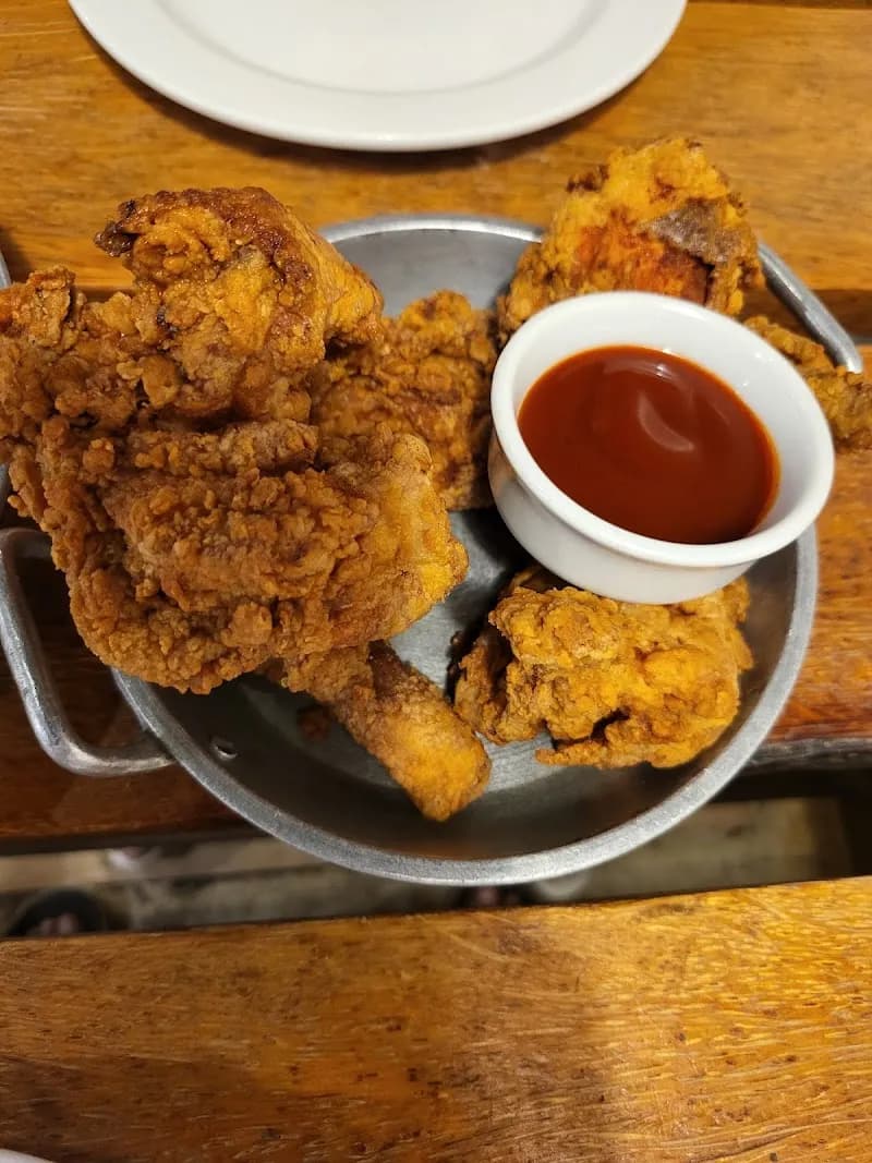 View of Seafood & Ribs Warwhouse Restaurant in Pit-os, CV